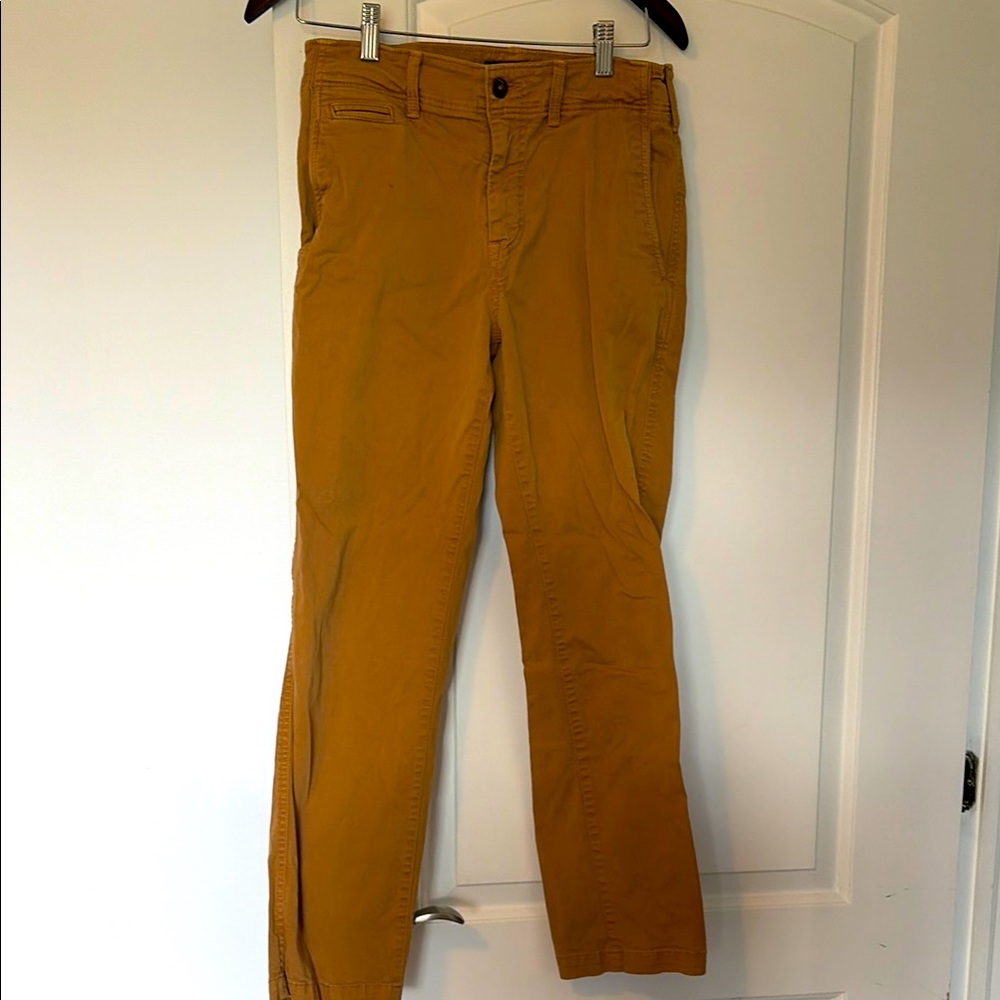 Men’s American Eagle Khakis
29x30